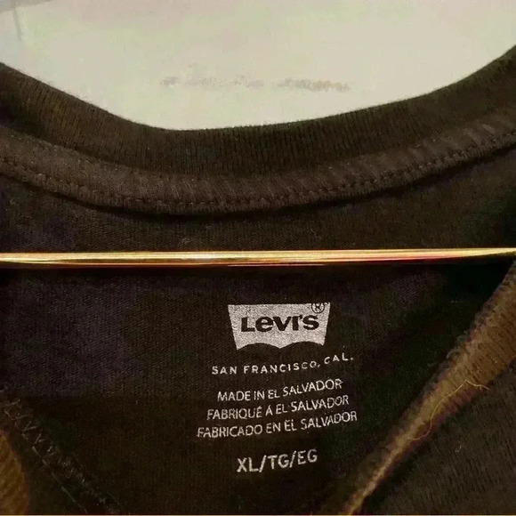 Levi’s tee - Picture 3 of 3